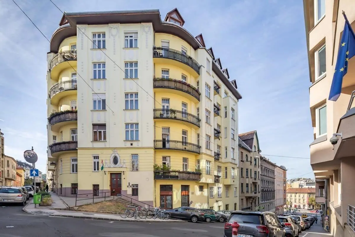 Central - Cute And Comfy Home Budapest Apartment