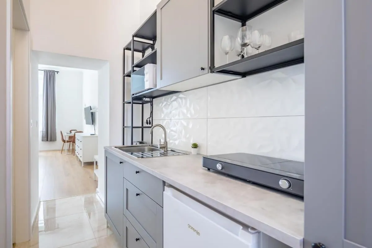 Central - Cute And Comfy Home Budapest Apartment