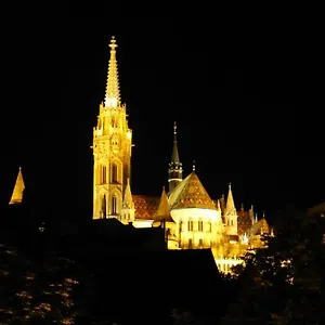 Elegant With Buda Castle View Appartamento