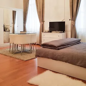 Ekszerdoboz A Budai Var Alatt Budapešť